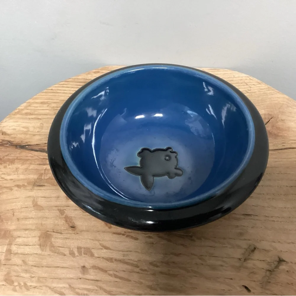 🔵 Ceramic crafted Pet Food or Water Bowl by Shep in great condition - Heavy